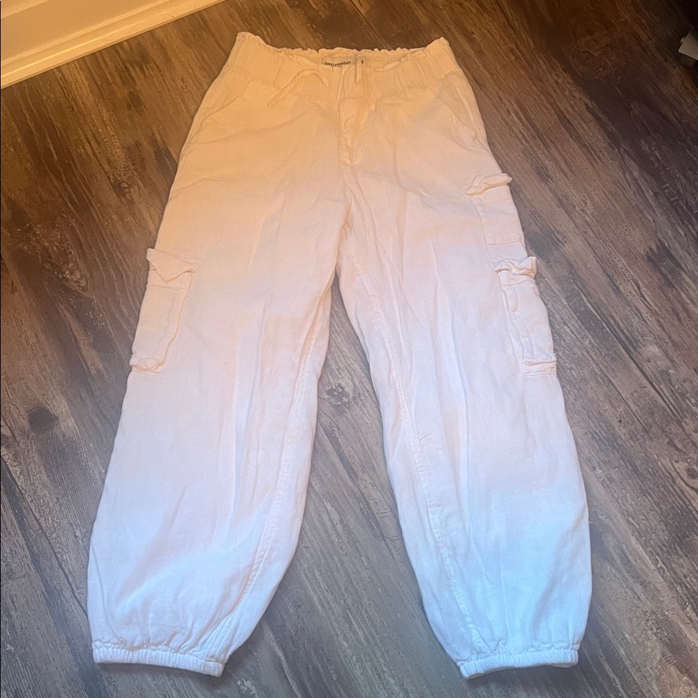 Abercrombie white cargo linen Pants size 7/8
